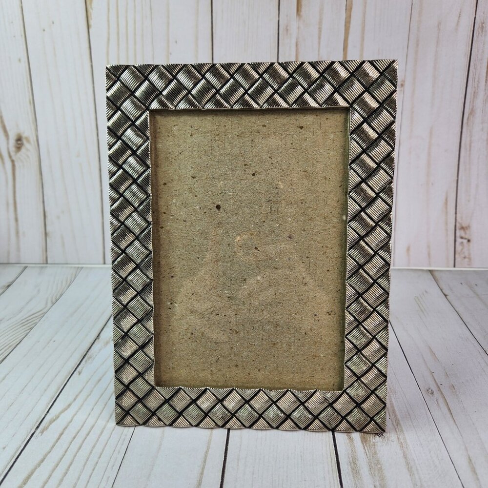 Green Tree Gallery Photo Frame Silver Tone Opening 4.5x6.5" Metal Basket Weave